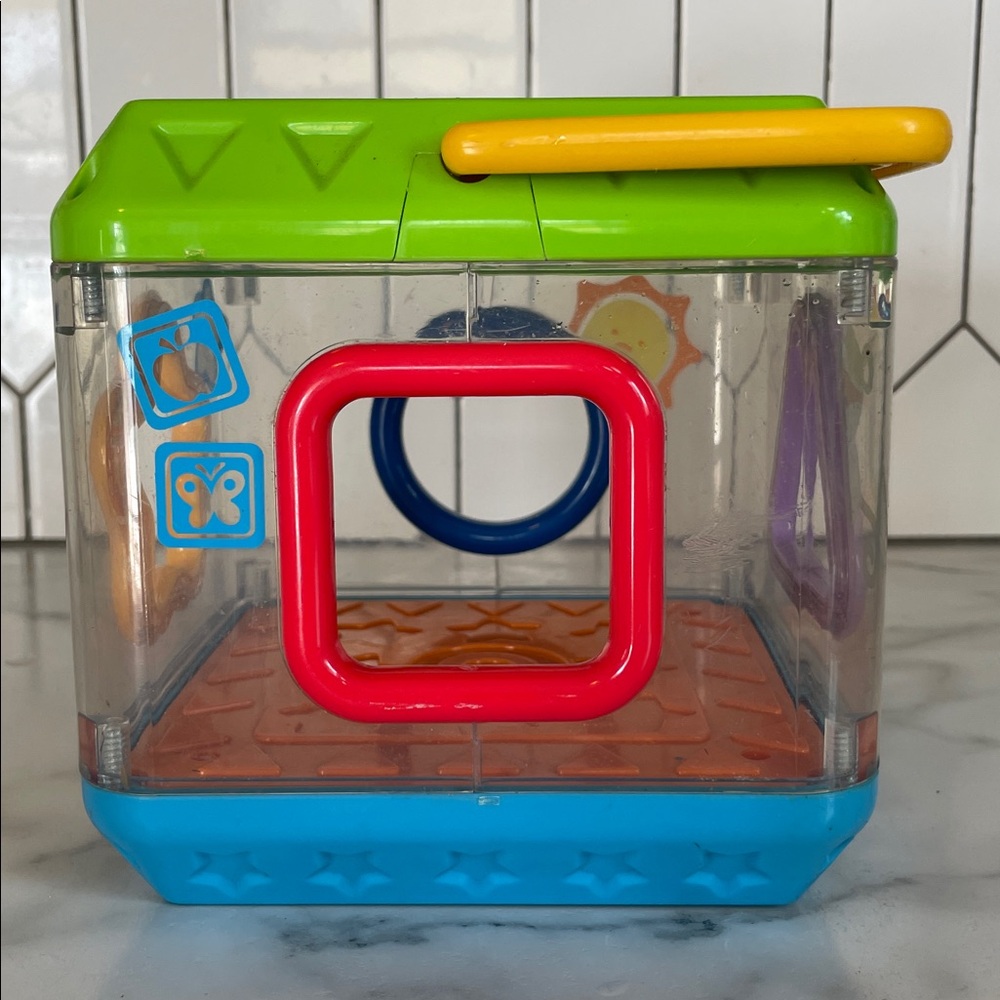 2003 Fisher Price Peek-a-Blocks Shape Sorter - Picture 9 of 14